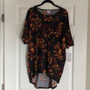 NWT ⭐️ Sunflower LuLaRoe Irma Tunic